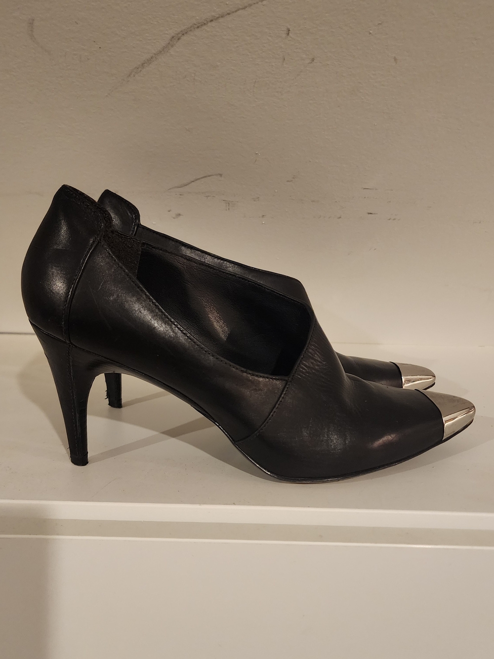 Sigerson Morrison ROCKO Black Premium Leather Booties with Silver Cap Toe 9.5